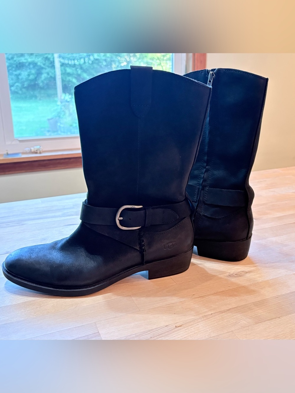 UGG Reeza Boots Black, motorcycle western, women’s waterproof, Size 9.5